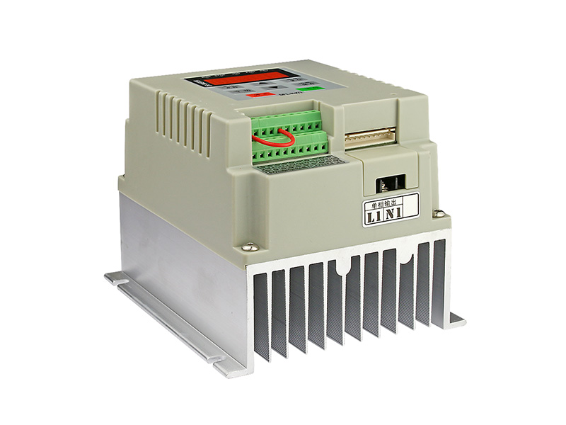 200N單相水泵變頻器，220V供水變頻器，恒壓供水變頻器